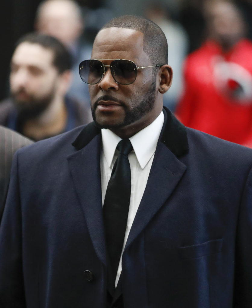 R Kelly Asks Judge to Toss Lawsuit