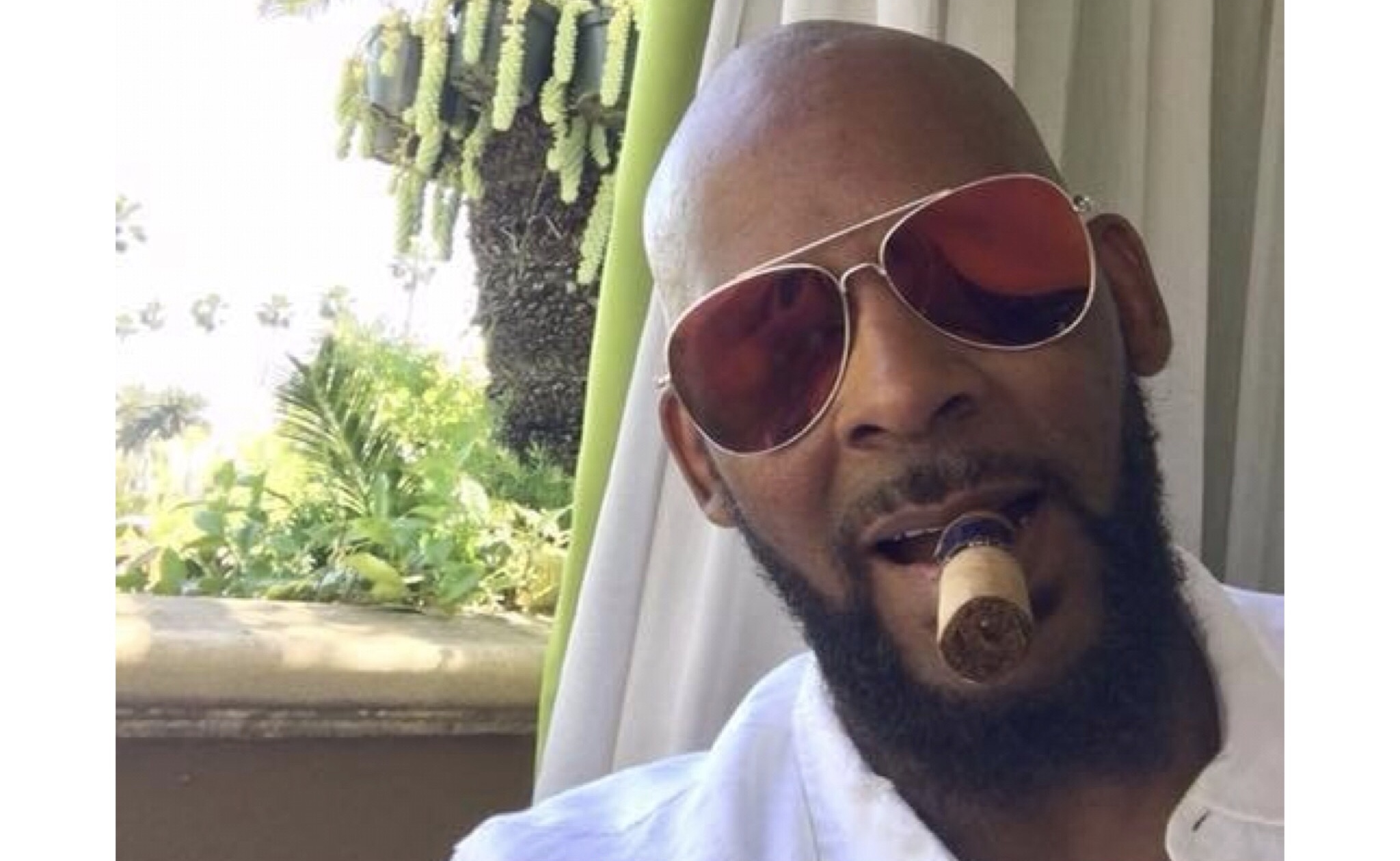 R. Kelly Has Not Watched The Lifetime Series “Surviving R. Kelly,” Sources Say He Is “Disgusted”