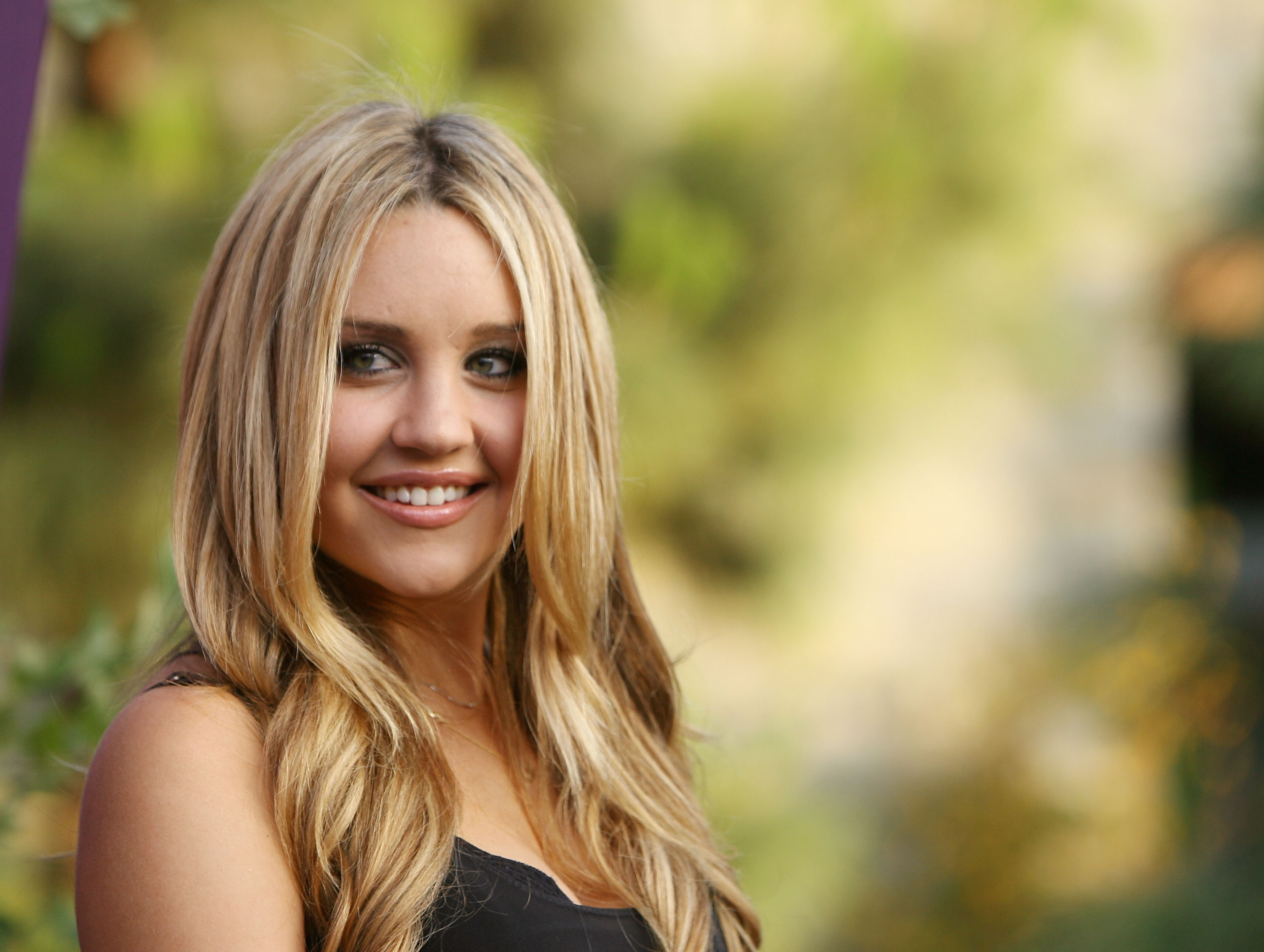 Amanda Bynes Remains In Mental Facility After Being Found Wandering Naked  In L.A.