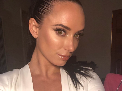 YESJULZ DRAGS AND IS DRAGGED