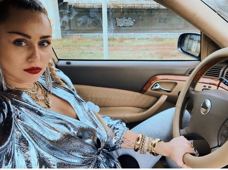 Miley Cyrus Apologizes For Hip Hop Comments