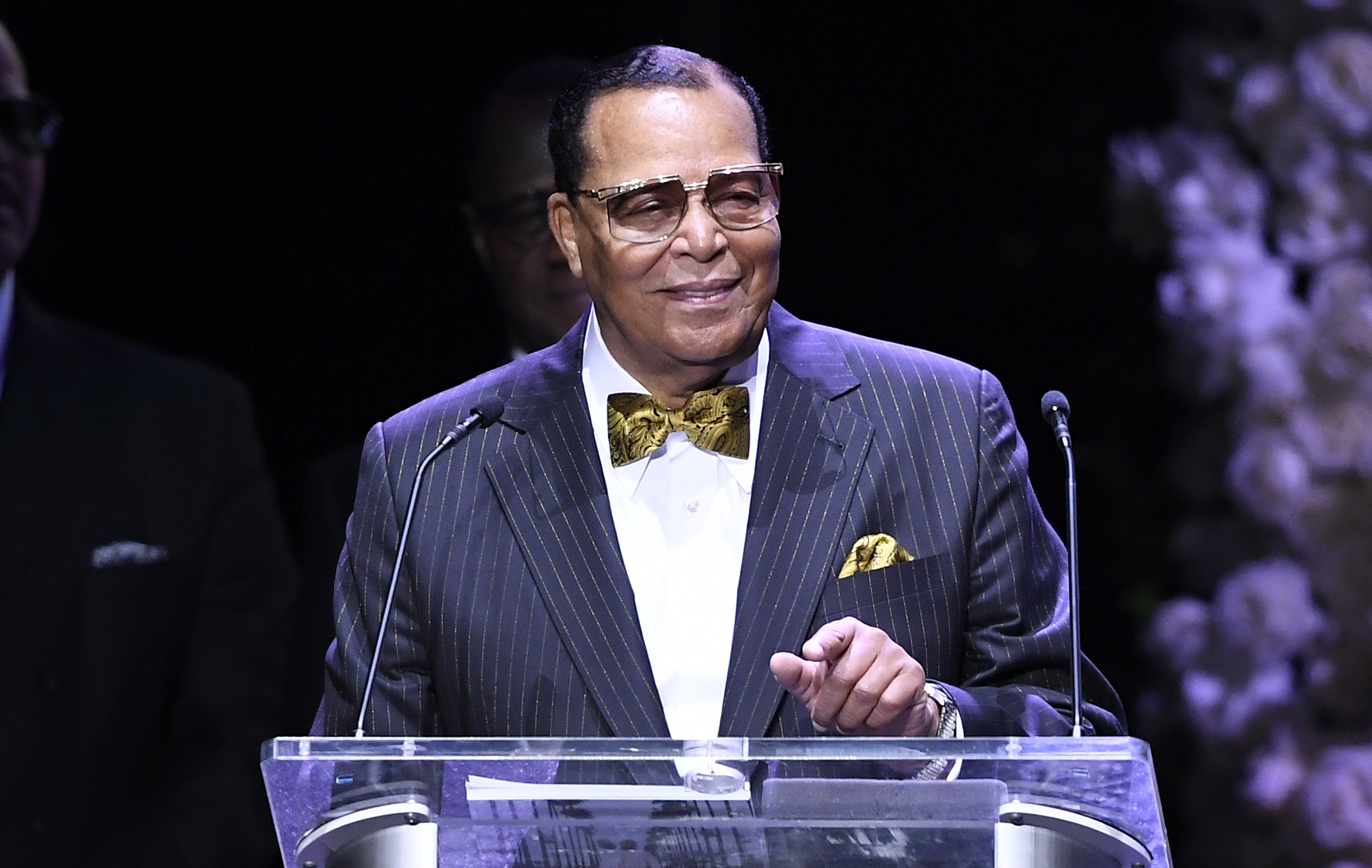 Louis Farrakhan banned from fb