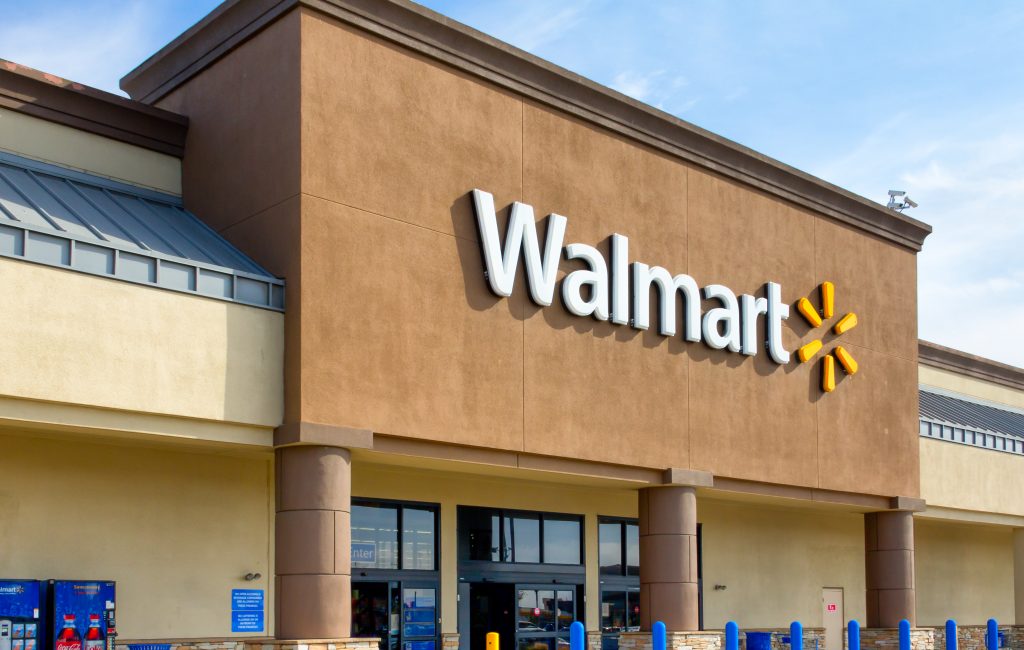 Walmart to Cover College Tuition and Books Costs for its Employees