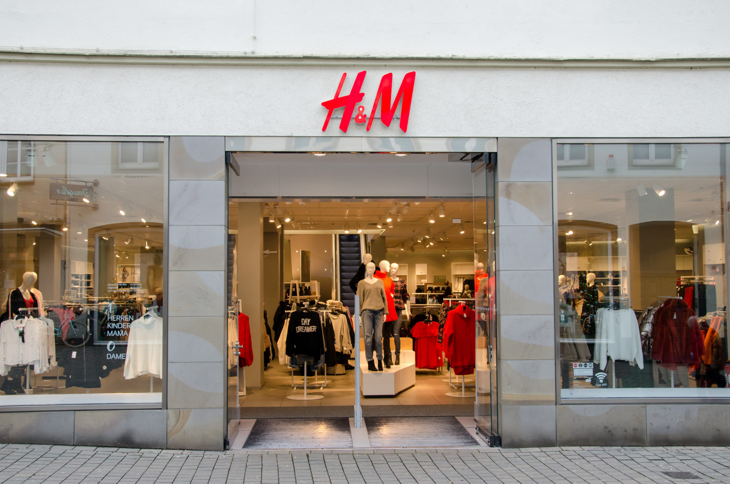 Ballerific Fashion: H&M To Test Out Clothing  Rental Services