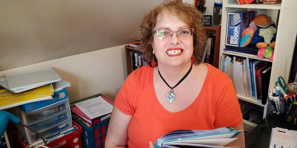 Michigan Teacher Saves Grandmothers Life