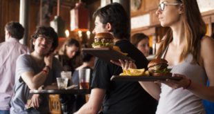 CDC Links Food-Borne Illnesses To Sick Restaurant Workers