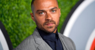 Jesse Williams Says Full Nude Broadway Scene Isn't That Big a Deal: "It's a Body"