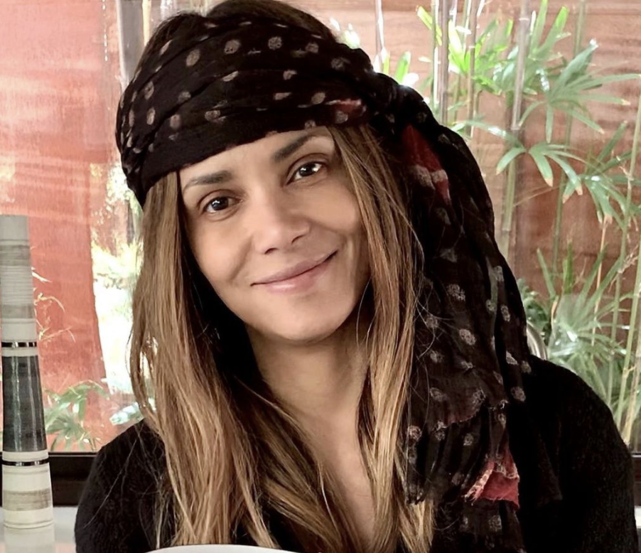 Halle Berry Advises Women Not to Get "Bogged Down by the Idea That You Have to Have Children by a Certain Age"