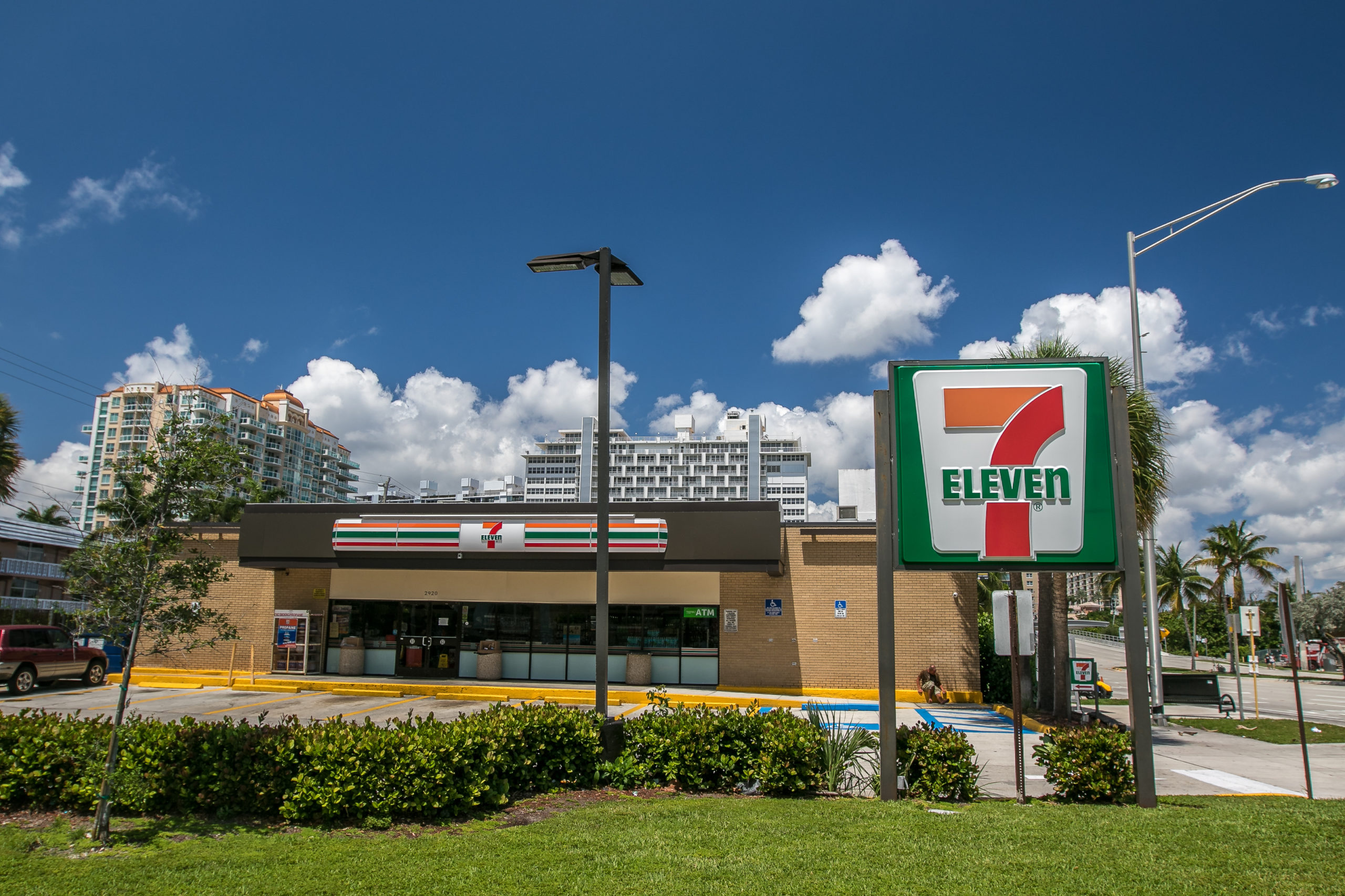 7-Eleven Offering $100,000 Award For Any Information That Can Solve Recent Store Robberies And Murders