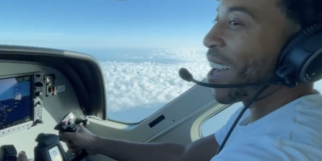 Ludacris flying plane