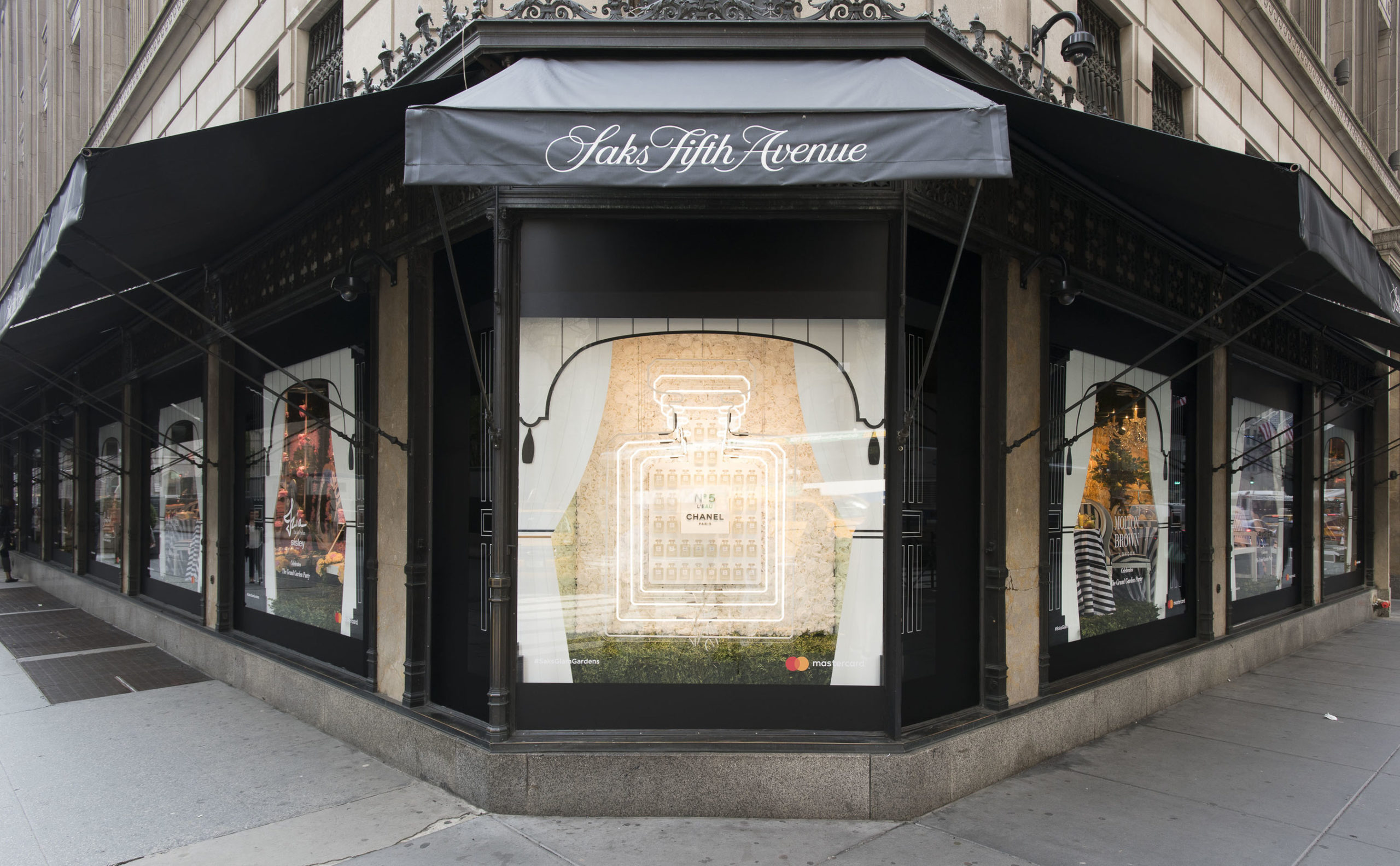 Saks fifth avenue