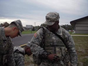 Sgt. Bruce Weaver wearing large chain - Photo from Yahoo! News