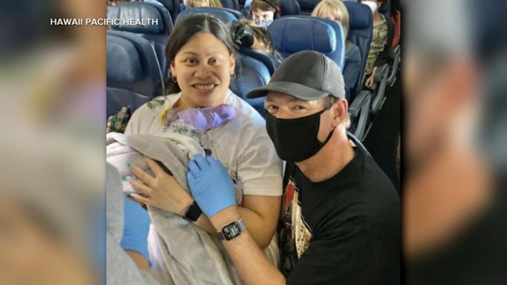 pregnant woman gives birth on flight