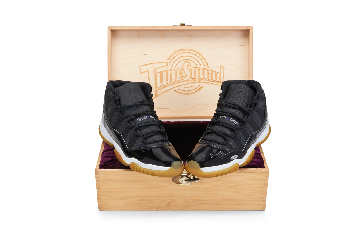 MJ space jam sneaker
