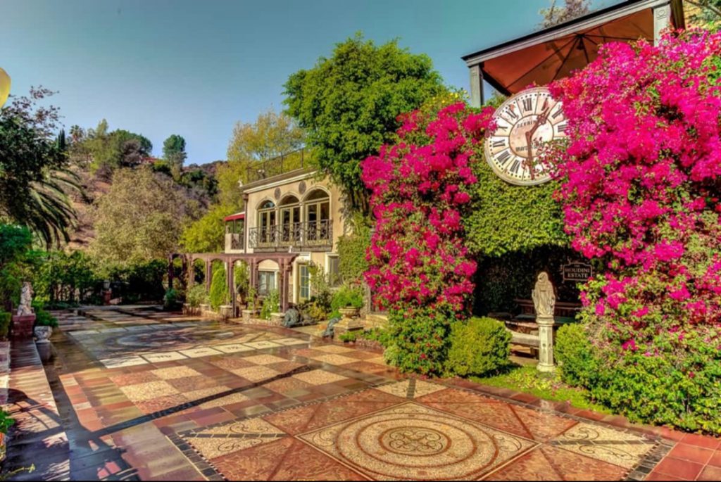 Ten Of The Most Unique Airbnb Listings - Baller Alert Ten Of The Most Unique Airbnb Listings