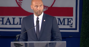 Derek Jeter Slams Rumors That He Gave Gift Baskets To His One Night Stands
