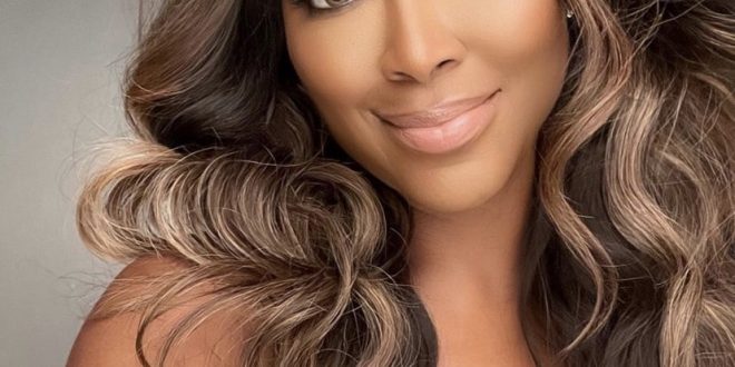 'RHOA' Star Kenya Moore Accused of Refusing to Sign Settlement Documents In Efforts to Prolong Divorce Process