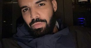 Drake Selfie