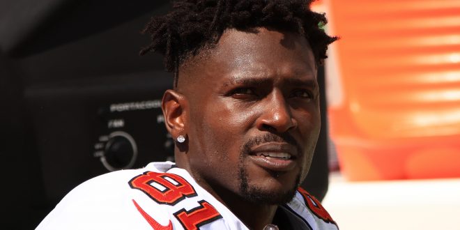 Antonio Brown Ordered To Pay $1 Million to Celebrity Jeweler After Failing to Return Borrowed Items