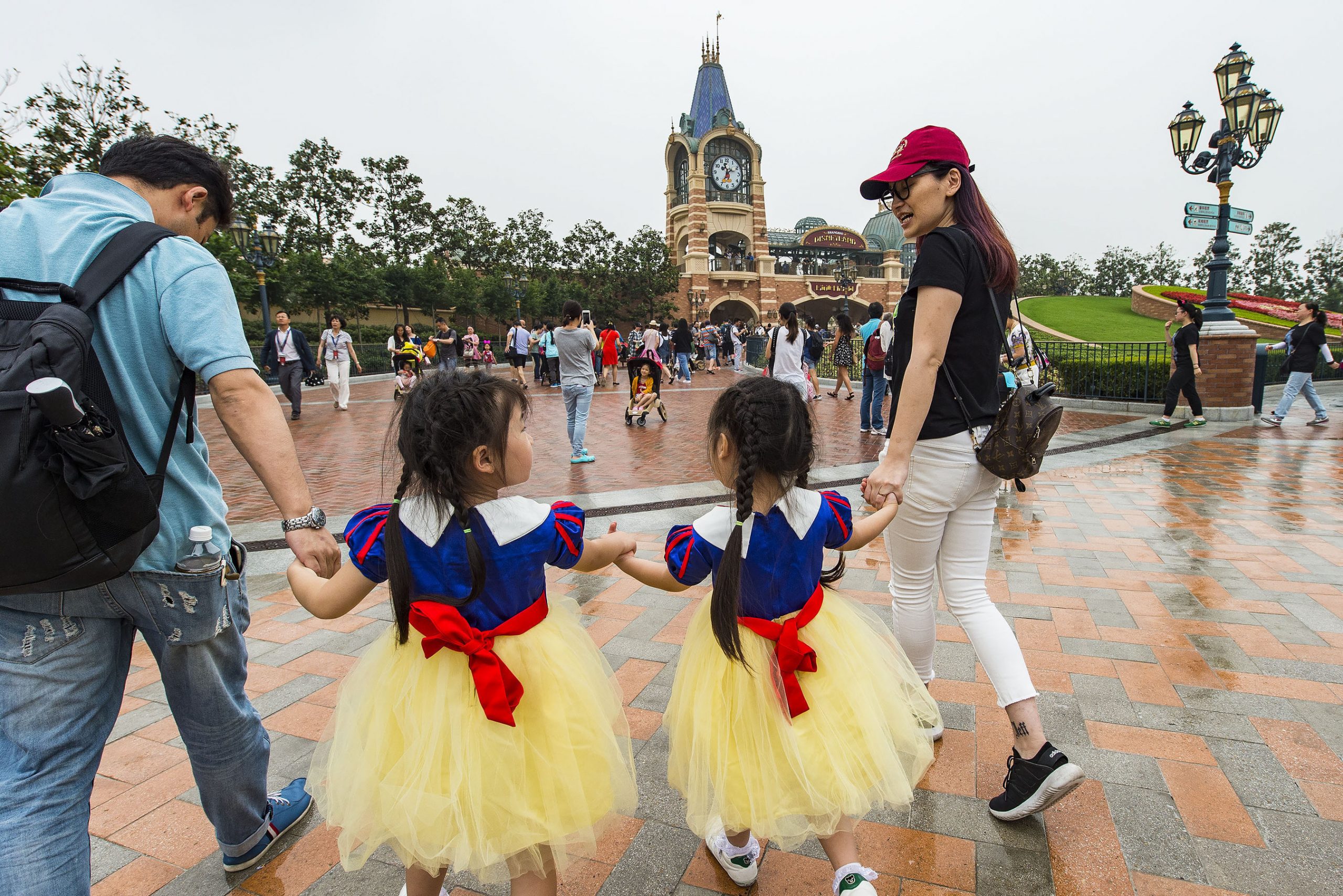 Shanghai Disneyland Shut Down Temporarily Due to Rise in Covid Cases in China