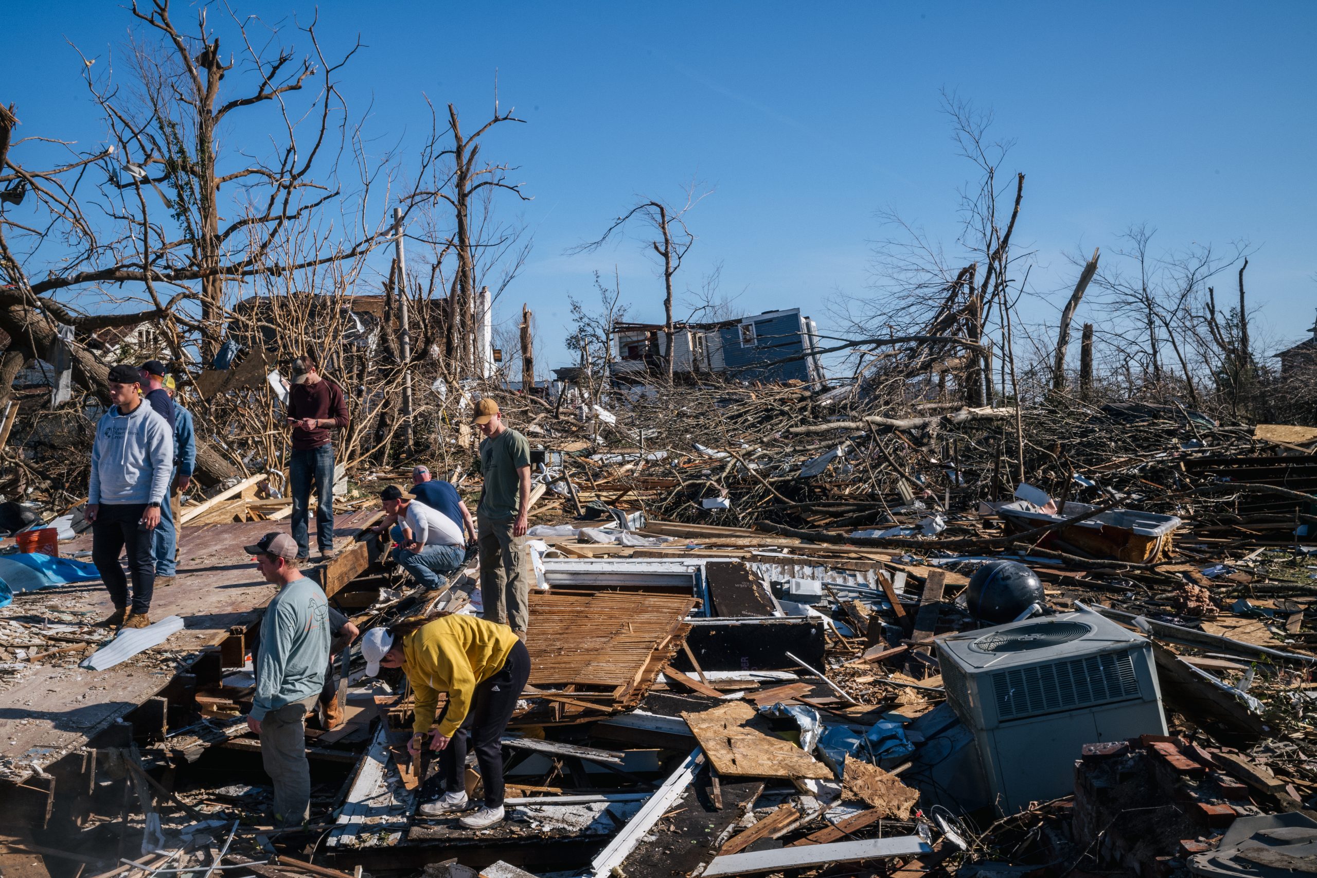 Swath Of Tornadoes Tear Through Midwest - Baller Alert Kentucky tornado