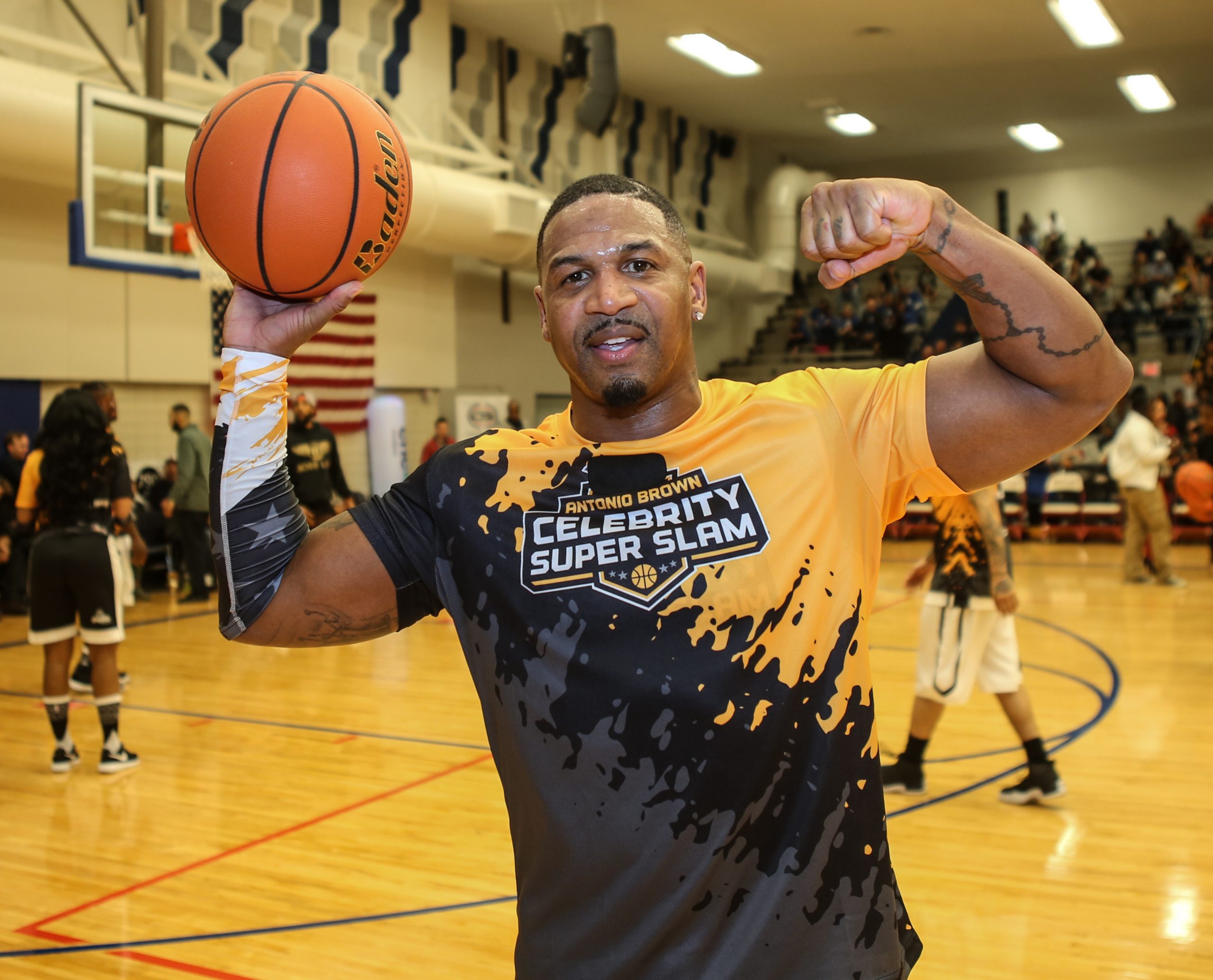 Stevie J Defends Diddy Against 50 Cent's Criticism (Video) j