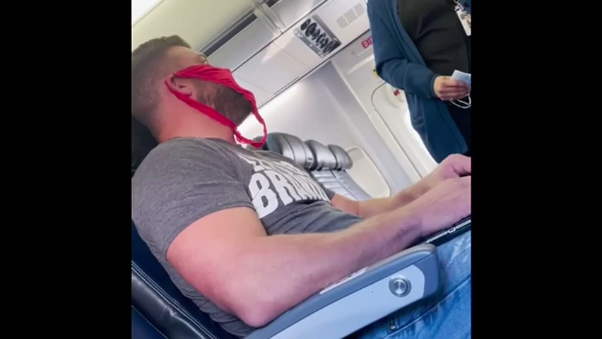 man kicked off plane for wearing underwear as mask