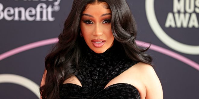 Fan Who Was Hit By Cardi B’s Microphone Files Battery Police Report