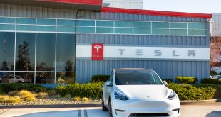 Engineer Attacked By Robot At Tesla Factory in Austin