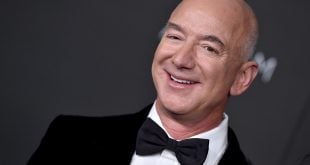 Jeff Bezos Announces He's Donating His Wealth to Charity Amid Massive Amazon Layoffs