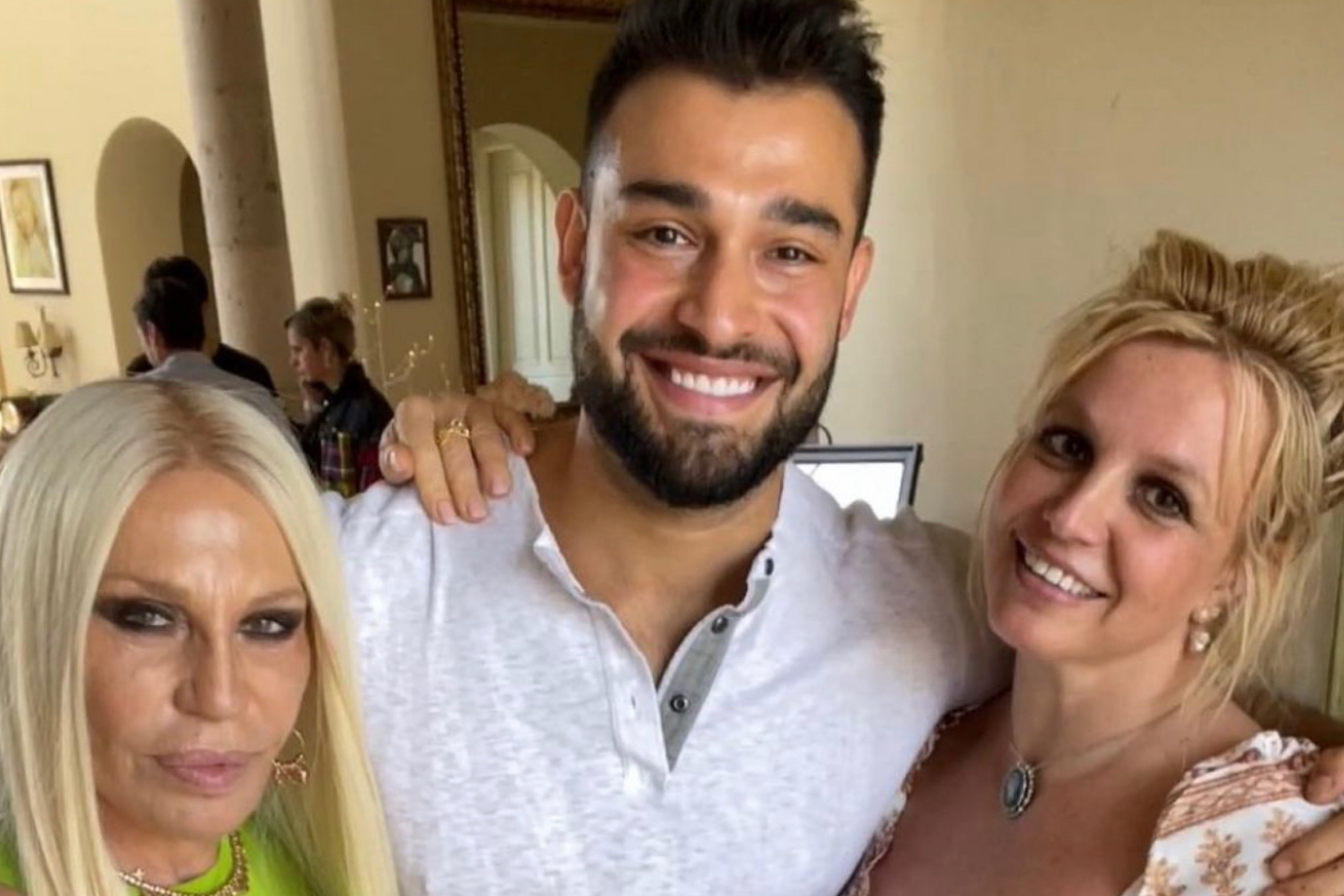 Britney Spears Reunites With Donatella Versace