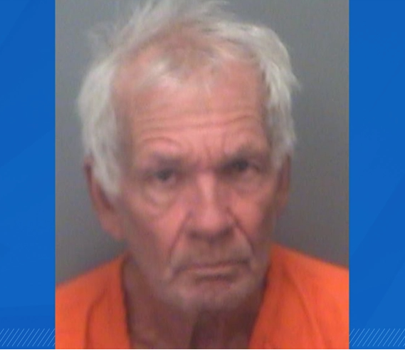 Kenneth Clark Carlyle - Baller Alert Florida Man Arrested After Going on Neighbor's Porch and Pooping on Glass Table