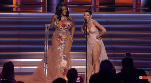 Sza Addresses Why She Was On Crutches At The 2022 Grammys Video 8381