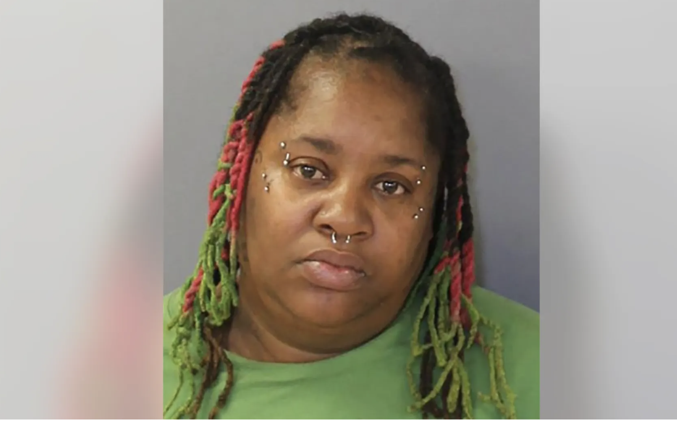 Teen Jimmy John's Worker Stabbed By Woman Over Sandwich Order Mixup