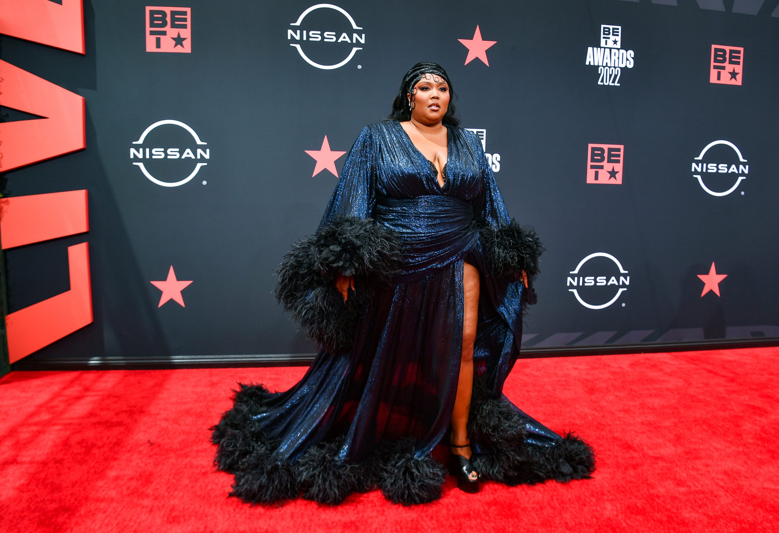 Lizzo Appears To Respond To Kanye Wests Comments About Her Weight At