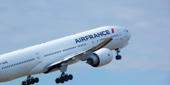 France Places Ban on Select Domestic Flights Where There is a Train Option in Efforts to Cut Down on Carbon Emissions