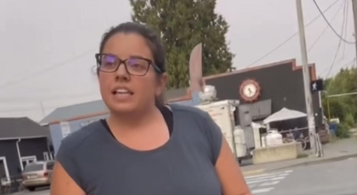 South Park, Seattle Karen Called Out For Seemingly Pepper Spraying Fenced Dogs [Video]