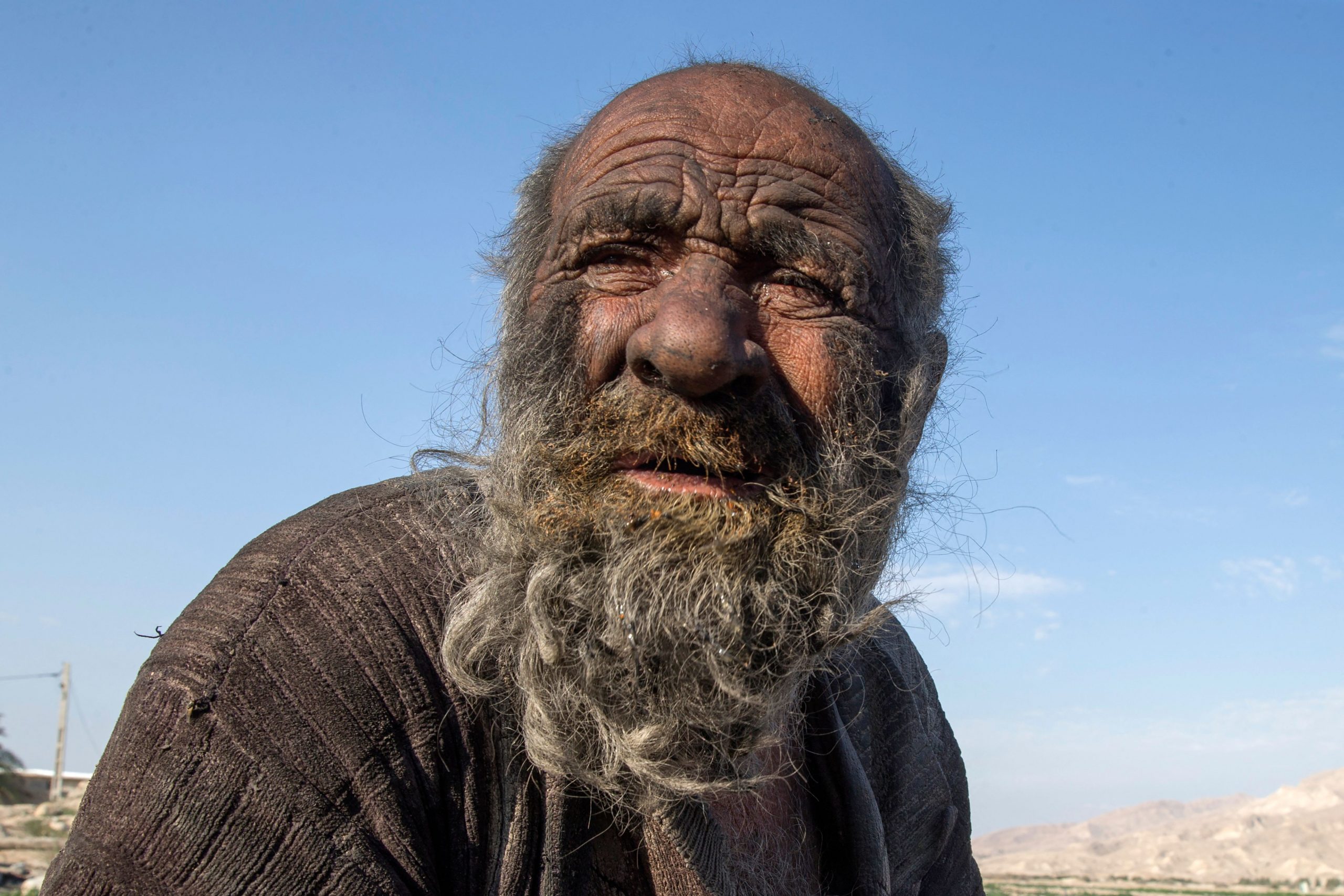 The “Worlds Dirtiest Man” Dies at 94 Following His First Bath in More Than 60 Years