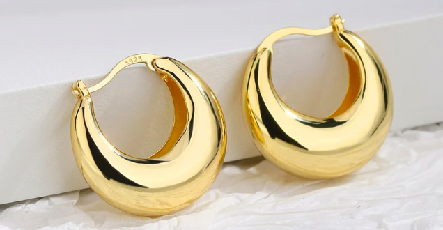 Chunky Gold Earrings Are In and Here to Stay