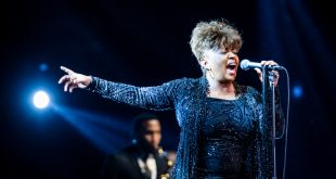 Anita Baker Teases New-ish Music Ahead of Her 40th Anniversary Tour
