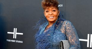 Anita Baker Accused of Being Rude to Fans at Recent Houston Show