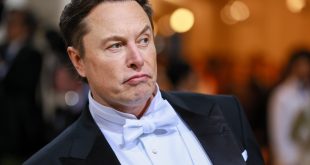 Elon Musk Says He'll Pay Legal Bills for Individuals Who Get in Trouble at Work for Their Tweets