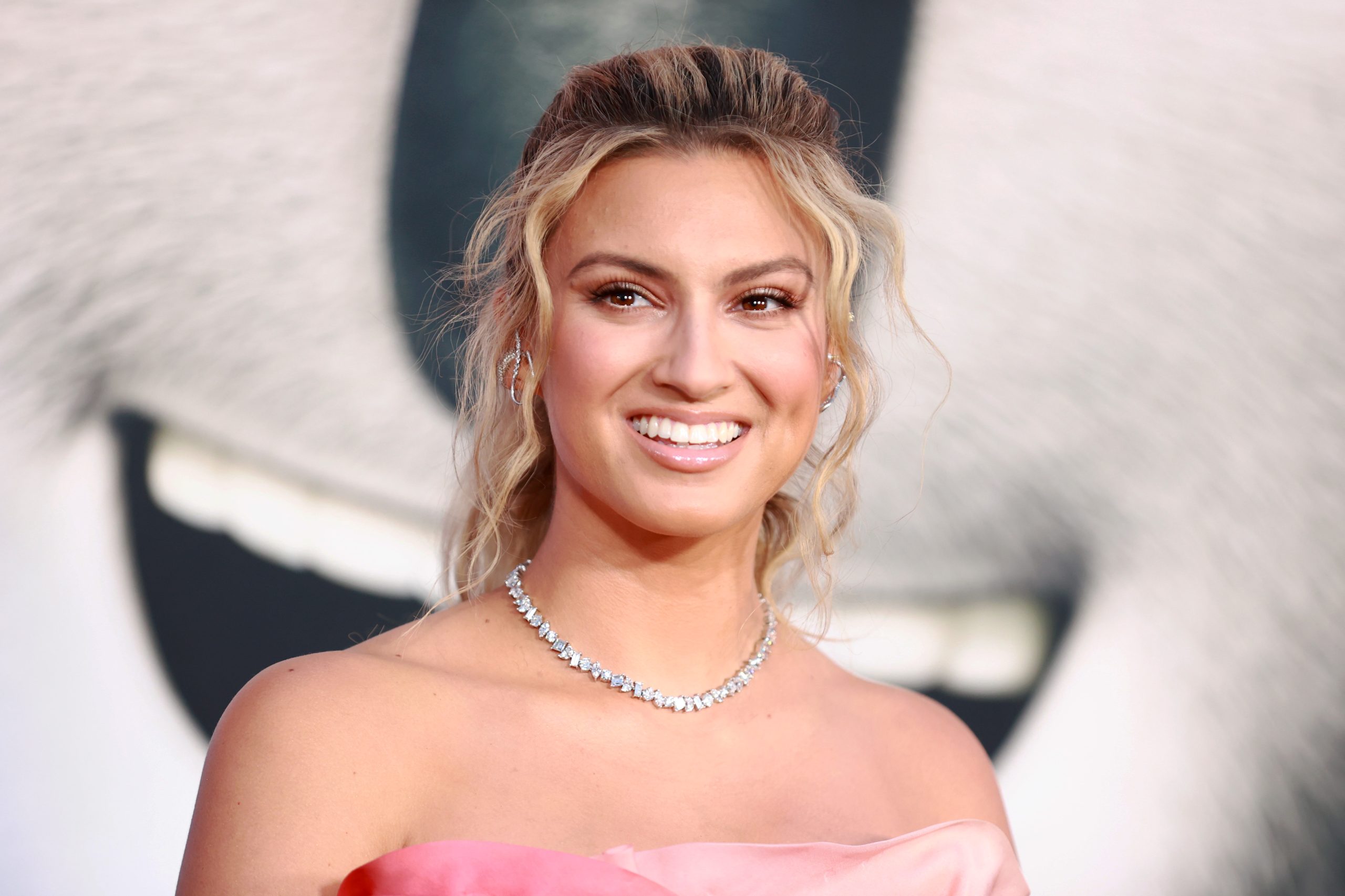 Tori Kelly Addresses Health Challenges After Being Hospitalized for Blood Clots