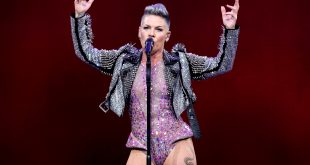 Pink Distributes Over 2,000 Banned Books on Race and Sexuality During Florida Tour Stop