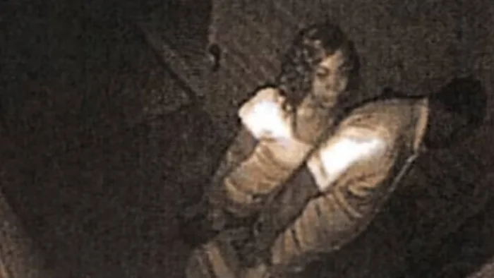 Lawsuit: Airbnb Host Sends Wife Photo of Cheating Husband in Retaliation for Negative Review