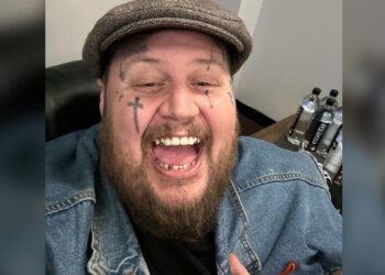 Country Singer Jelly Roll Reveals Attempted Sales Manipulation by Fellow Musician to Beat Him on the Charts [Video]