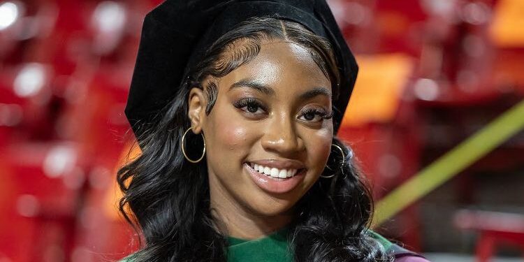 Chicago Teen Earns Doctoral Degree at 17, Walks in Graduation Ceremony