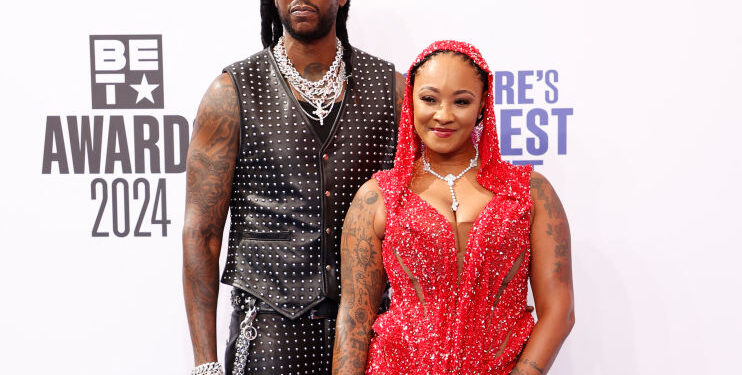 US-ENTERTAINMENT-BET-AWARDS - Baller Alert 2 Chainz and Kesha Ward