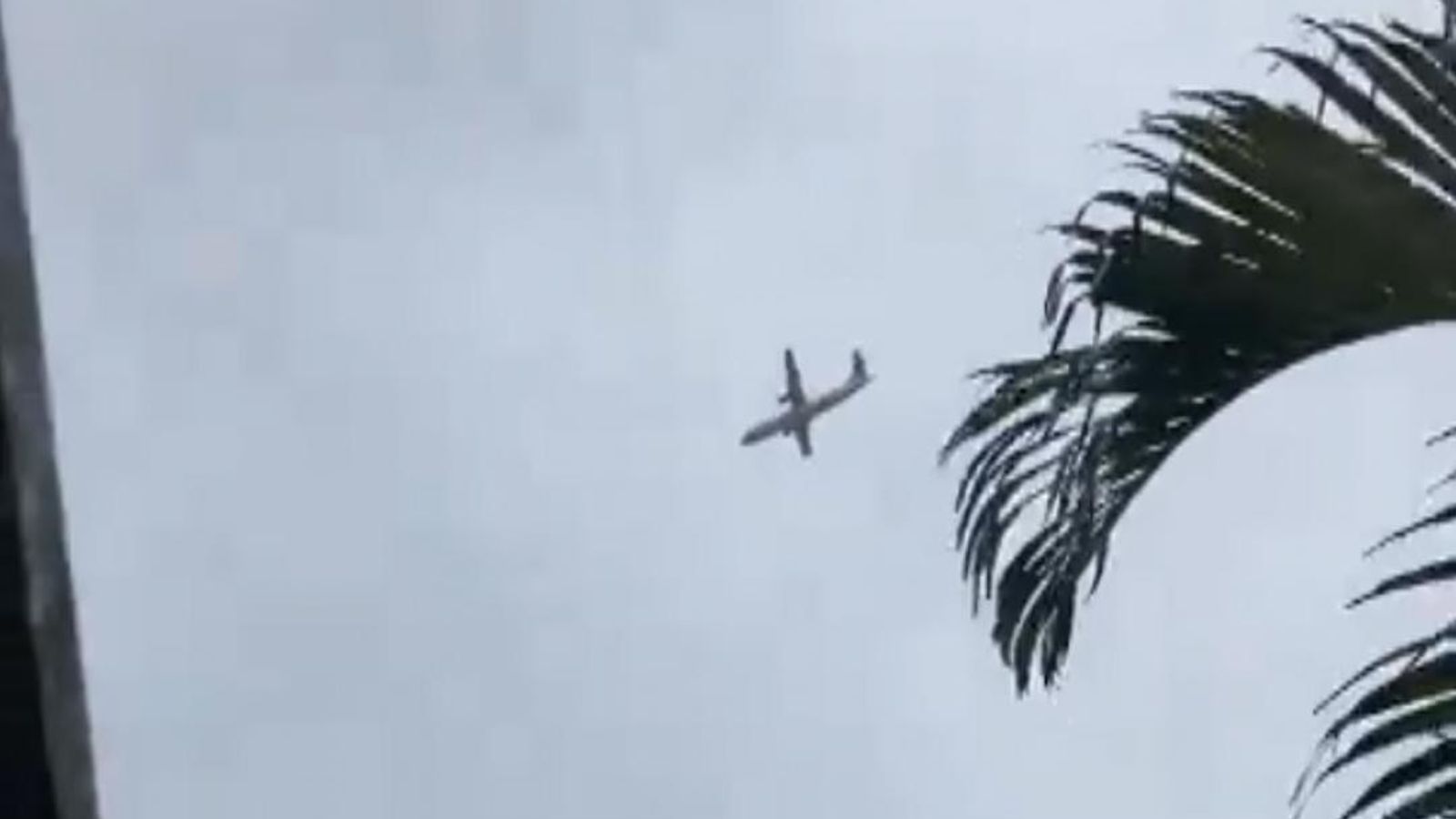 No survivors after flight with 61 people crashes in Brazil (video)