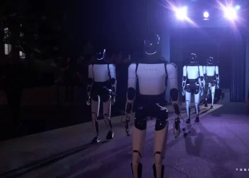Tesla Unveils New Optimus Robot That Can Walk Your Dog, Babysit, and Serve Drinks—Starting at $20,000 [Video]